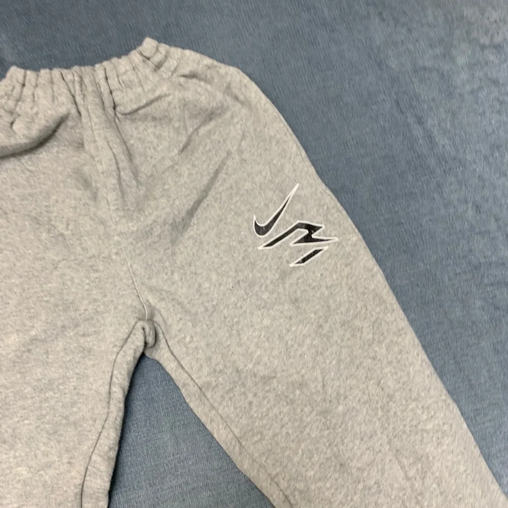 Nike 3BRAND Sweatpants Boys M Heather Gray Fleece Lined Drawstring Tapered Leg